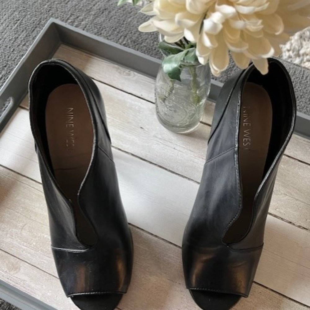 Nine West Open Toe Size 7.5M